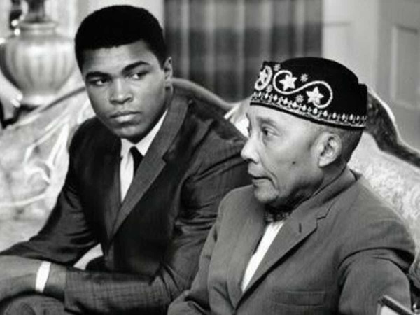 Muhammad Ali e Elijah Muhammad, líder da Nação do Islã